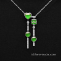 Liontin Jadeite dengan Fringe